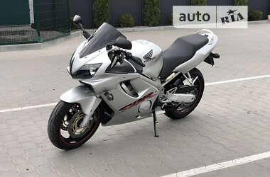 Спортбайк Honda CBR 600F4i 2002 в Виннице