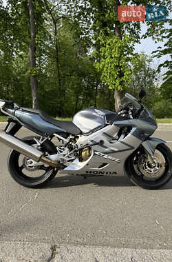 Мотоцикл Спорт-туризм Honda CBR 600F4i 2005 в 