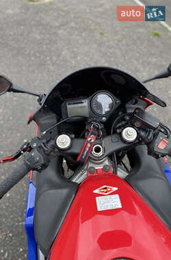 Мотоцикл Спорт-туризм Honda CBR 600F4i 2002 в 