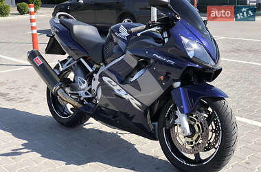 Спортбайк Honda CBR 600F4i 2002 в Виннице
