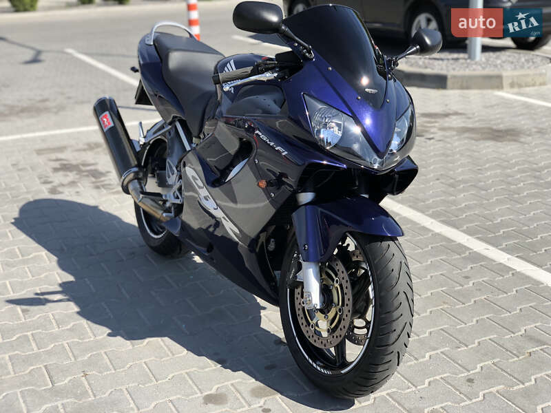Спортбайк Honda CBR 600F4i 2002 в Виннице