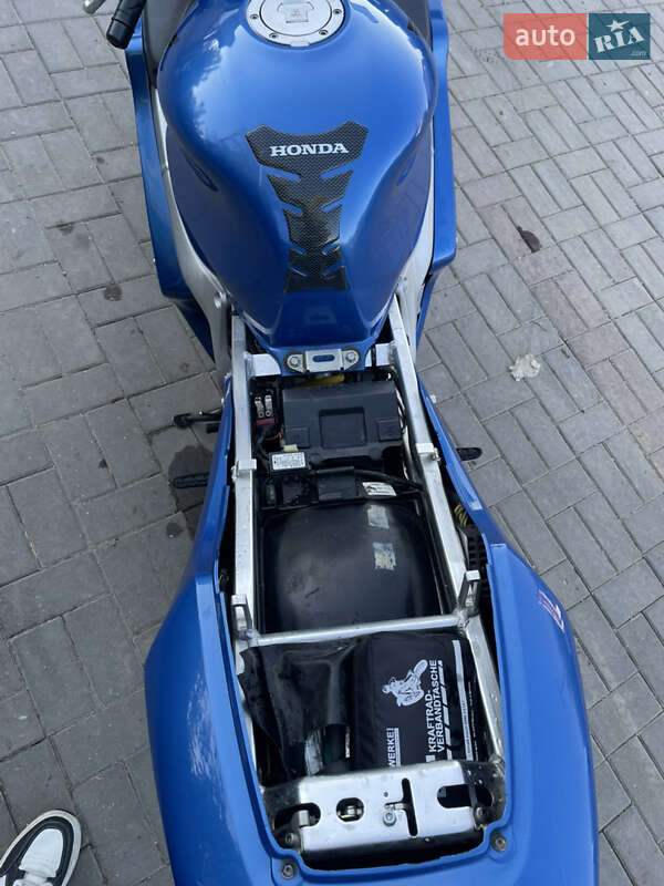 Спортбайк Honda CBR 600F4i 2002 в Могилев-Подольске