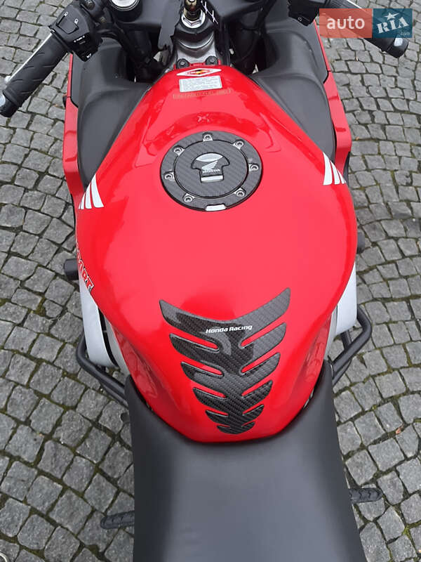 Спортбайк Honda CBR 600F4i 2003 в Жовкві