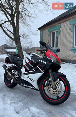 Спортбайк Honda CBR 600F4i 2001 в Виннице