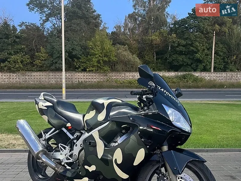 Honda CBR 600F4i 2004