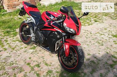 Спортбайк Honda CBR 600F 2007 в Пирятине