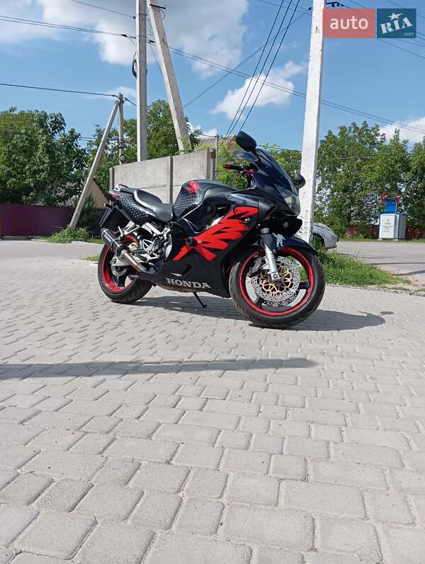 Спортбайк Honda CBR 600F 2000 в Вінниці