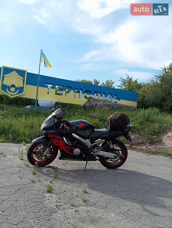 Спортбайк Honda CBR 600F 2000 в Вінниці