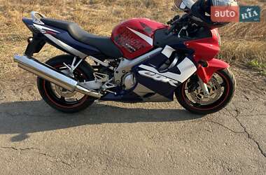 Мотоцикл Спорт-туризм Honda CBR 600F 2001 в 
