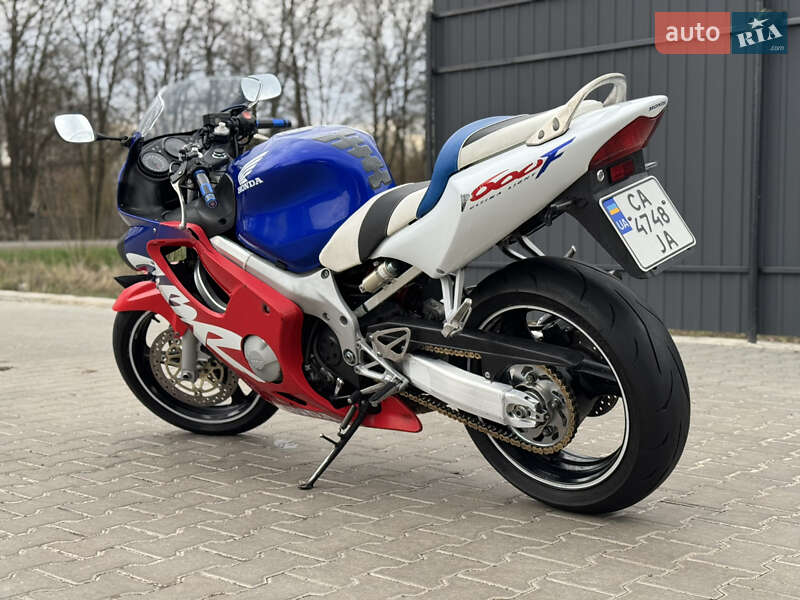 Спортбайк Honda CBR 600F 2000 в Христиновке
