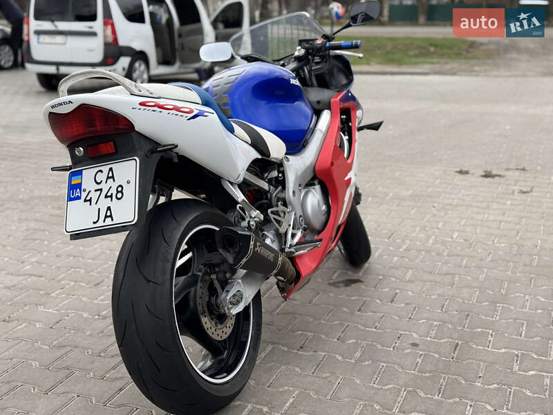 Спортбайк Honda CBR 600F 2000 в Христиновке