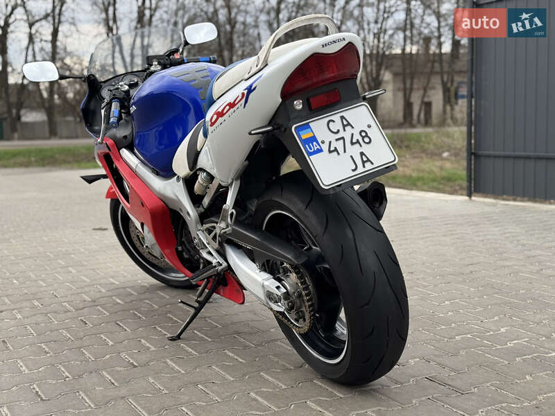 Спортбайк Honda CBR 600F 2000 в Христиновке