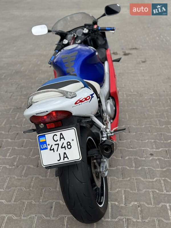 Спортбайк Honda CBR 600F 2000 в Христиновке