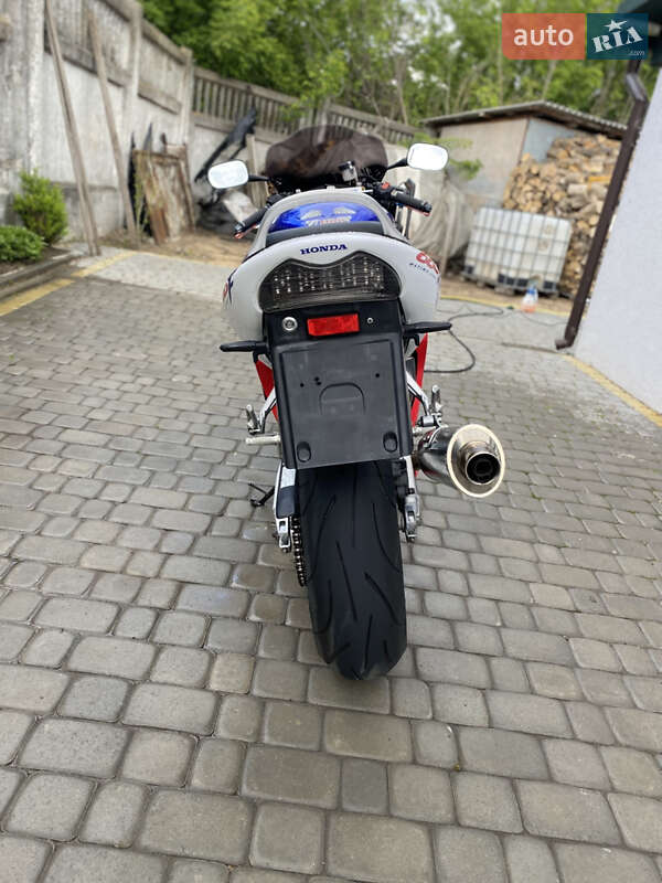 Спортбайк Honda CBR 600F 2000 в Виннице фото 3 Спортбайк Honda CBR 600F 2000 в Виннице