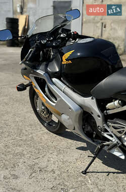 Мотоцикл Спорт-туризм Honda CBR 600F 2000 в 