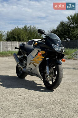 Мотоцикл Спорт-туризм Honda CBR 600F 2000 в 