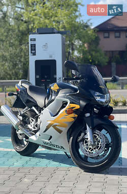 Мотоцикл Классик Honda CBR 600F 2000 в 