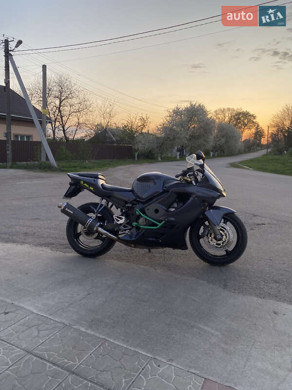 Спортбайк Honda CBR 600F 2001 в Кропивницькому