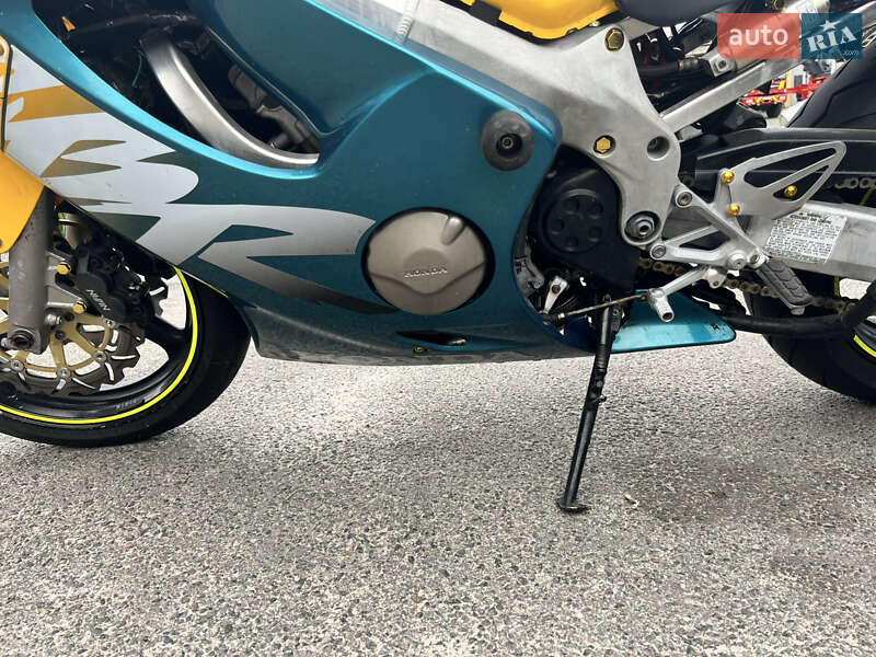 Спортбайк Honda CBR 600F 1999 в Києві