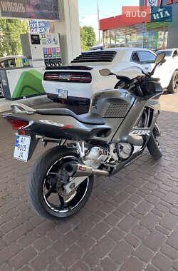 Мотоцикл Спорт-туризм Honda CBR 600F 1997 в 