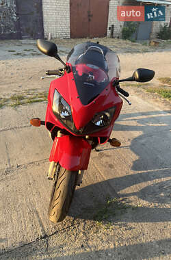 Мотоцикл Спорт-туризм Honda CBR 600F 2001 в 