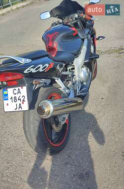 Мотоцикл Спорт-туризм Honda CBR 600F 2000 в 
