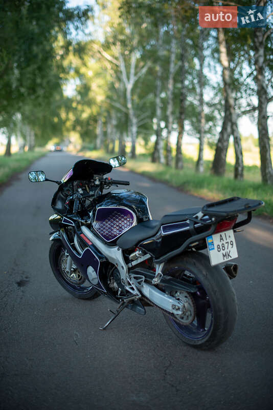 Спортбайк Honda CBR 600F 2000 в Переяславі