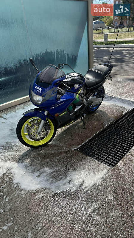 Мотоцикл Спорт-туризм Honda CBR 600F 1996 в 