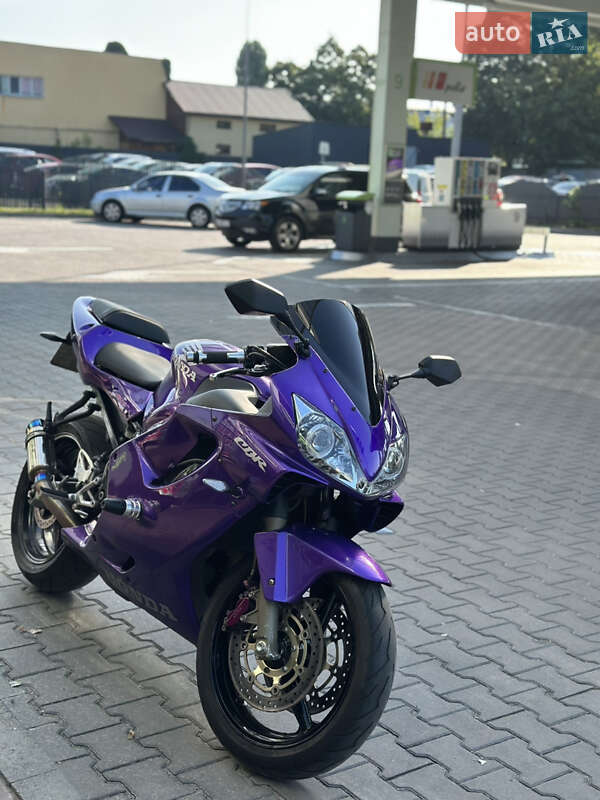 Honda CBR 600F 2001