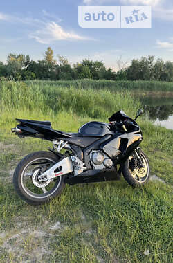 Спортбайк Honda CBR 600RR 2005 в Дніпрі