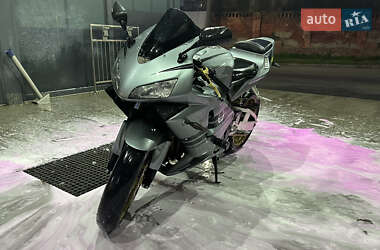 Спортбайк Honda CBR 600RR 2004 в 
