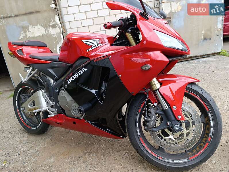Спортбайк Honda CBR 600RR 2005 в Ладыжине