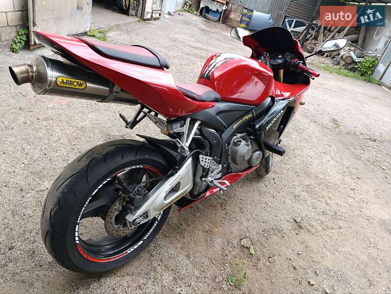 Спортбайк Honda CBR 600RR 2005 в Ладыжине