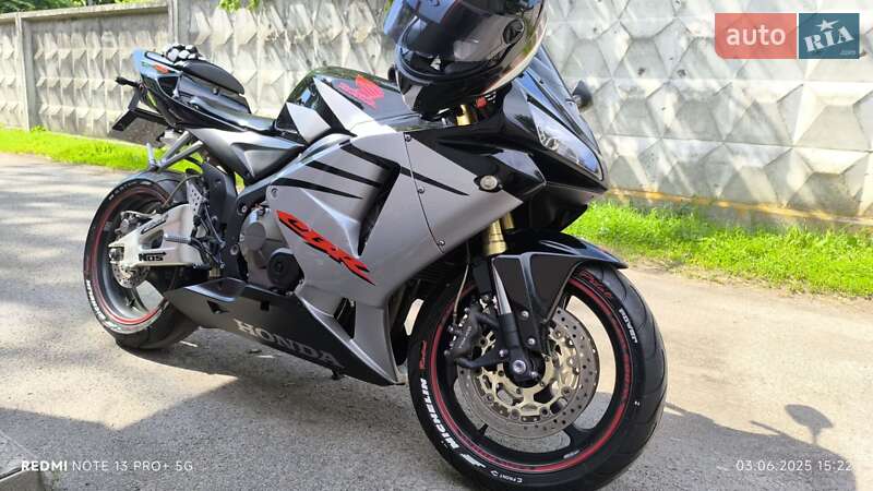 Спортбайк Honda CBR 600RR 2005 в Яготине