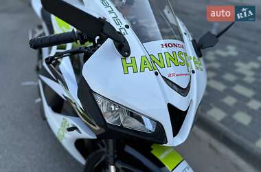 Спортбайк Honda CBR 600RR 2010 в 