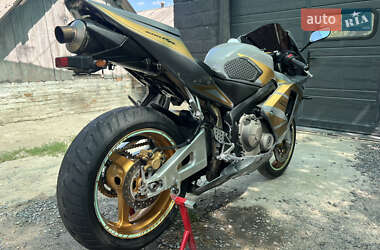 Спортбайк Honda CBR 600RR 2003 в 