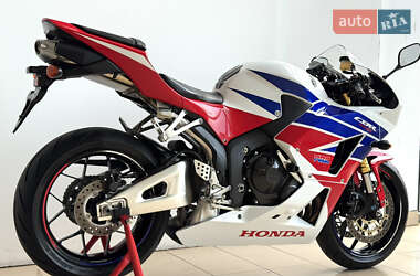 Спортбайк Honda CBR 600RR 2013 в  фото 3 Спортбайк Honda CBR 600RR 2013 в