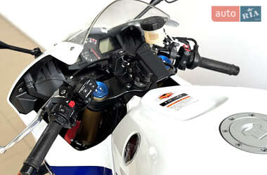 Спортбайк Honda CBR 600RR 2013 в  фото 22 Спортбайк Honda CBR 600RR 2013 в