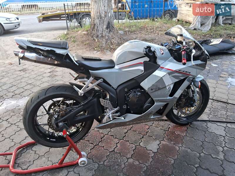 Спортбайк Honda CBR 600RR 2025 в Днепре