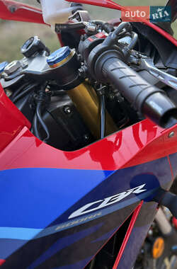 Спортбайк Honda CBR 600RR 2024 в 