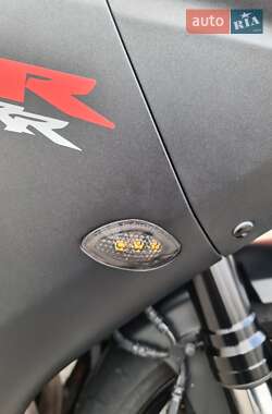 Спортбайк Honda CBR 600RR 2018 в  фото 6 Спортбайк Honda CBR 600RR 2018 в