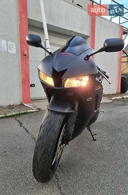 Спортбайк Honda CBR 600RR 2018 в  фото 4 Спортбайк Honda CBR 600RR 2018 в