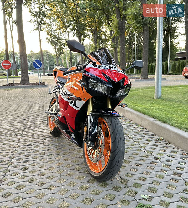Спортбайк Honda CBR 600RR 2013 в Харкові фото 2 Спортбайк Honda CBR 600RR 2013 в Харкові