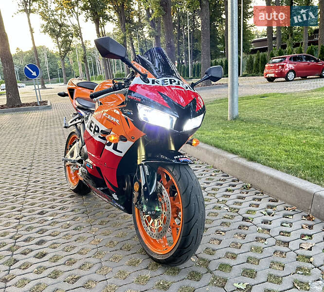 Спортбайк Honda CBR 600RR 2013 в Харкові фото 13 Спортбайк Honda CBR 600RR 2013 в Харкові