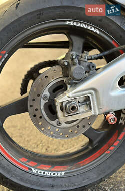 Спортбайк Honda CBR 600RR 2012 в  фото 5 Спортбайк Honda CBR 600RR 2012 в