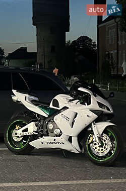 Спортбайк Honda CBR 600RR 2004 в Золочеве