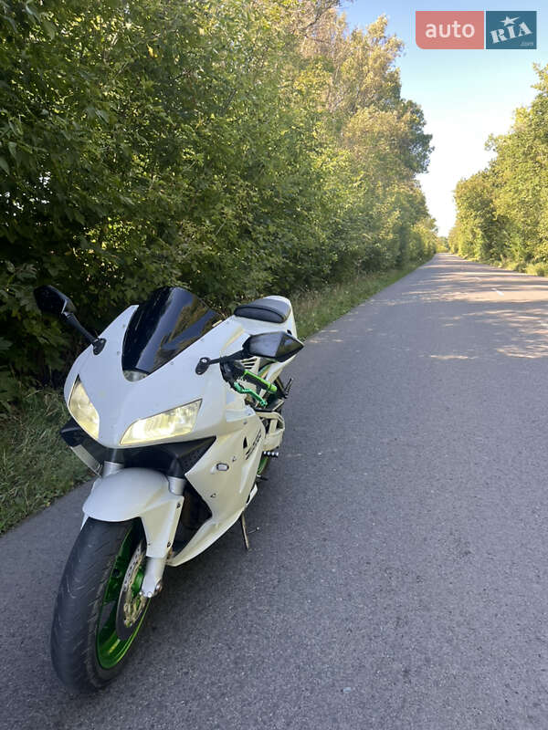 Спортбайк Honda CBR 600RR 2004 в Золочеві фото 11 Спортбайк Honda CBR 600RR 2004 в Золочеві