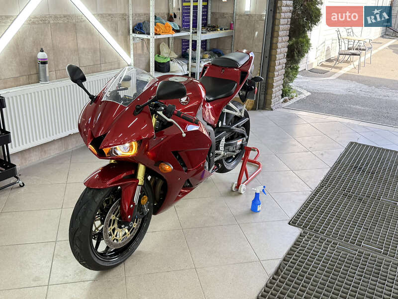 Спортбайк Honda CBR 600RR 2023 в Киеве