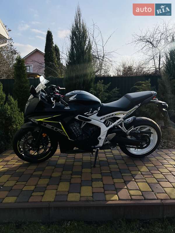 Мотоцикл Спорт-туризм Honda CBR 650F 2016 в Киеве