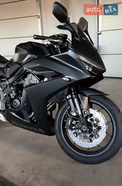Спортбайк Honda CBR 650R 2024 в 